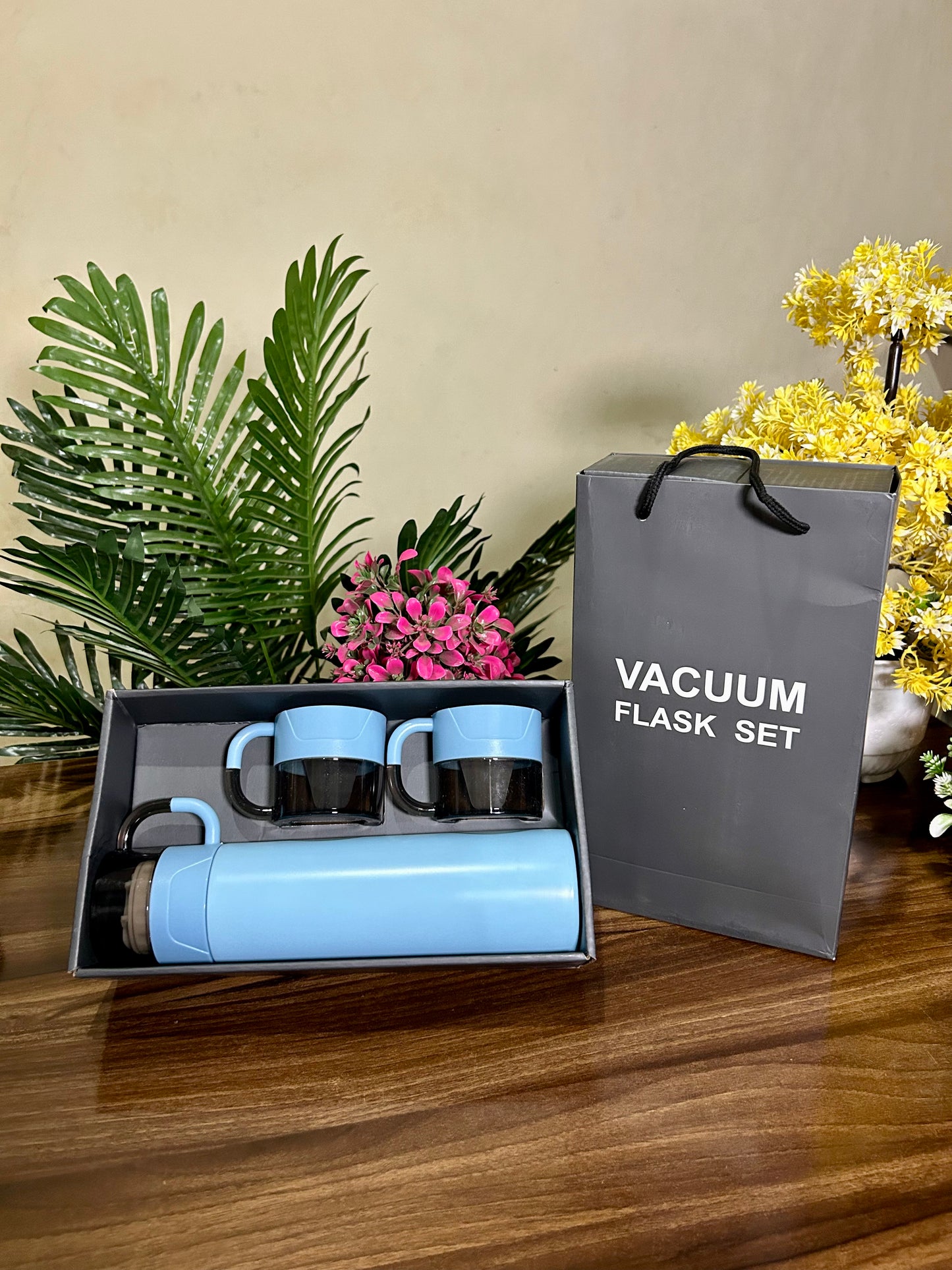 Special Gifting Stainless Steel Vacuum Flask Set With 2 Cups - 500ml