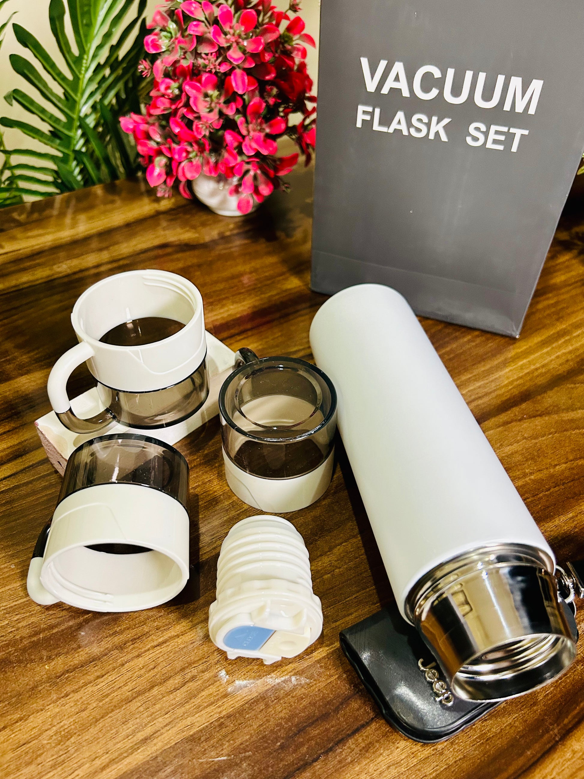 Special Gifting Stainless Steel Vacuum Flask Set With 2 Cups - 500ml